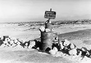 Warns: Warning in North Africa, 1942