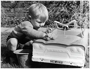 Copying: WASHING THE CAR