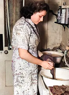 Basins: WASHING STOCKINGS/1940S