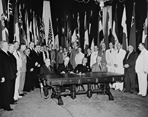 Castillo: Washington, DC Representatives of 26 United Nations at Flag