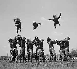 Lcgr1308: Washington Redskins training by flying thru the