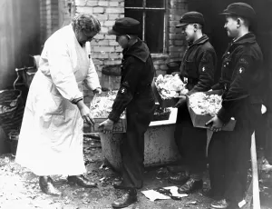 Four Year: Waste collection, 1937