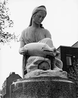 Guildford: WATER CARRIER STATUE