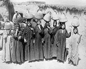 Balancing: Water carriers in Egypt at the turn of the century
