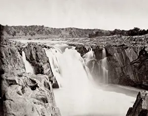 Jubbulpore: Waterfall, marble rocks, Narmada River, Jubbulpore, India