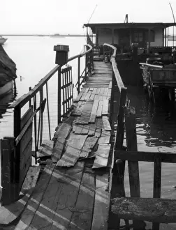 Shanty: WATERFRONT RESIDENCE