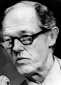 Bifocals: Watergate conspirator E. Howard Hunt tesfifies ?
