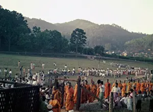 Kalaw: watering Bo tree - Kalaw