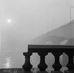 Smoggy: Waterloo Bridge, London