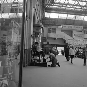 Shoeshine: Waterloo Station, London