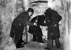 Hooded: Weapons discovery in Paris, 1937