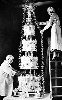 Currants: Wedding cake