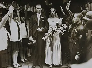 Italiane: Wedding customs - A guard of honor of