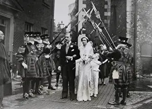 Beefeater: Wedding customs - A guard of honor by