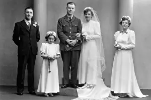 Gill Stoker: Wedding group photograph