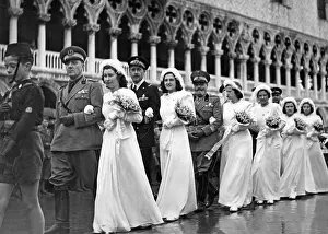 Weddings: Wedding party on St. Mark's Square in Venice, 1939