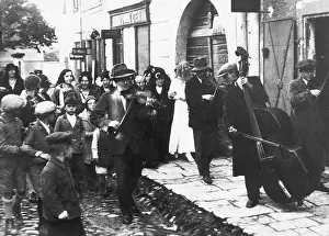 Eisenstadt: Wedding procession with musicians