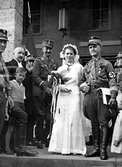 Piggy: Wedding of the Senior Assault Leader Herbert Guens in Berlin