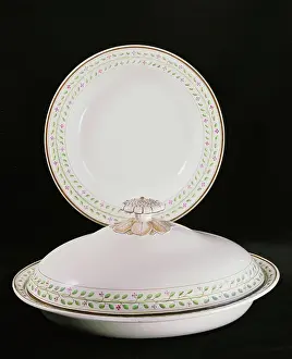 Tureen: Wedgwood casserole and plate