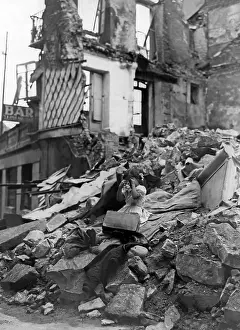 Bombshell: Weeping child after a bomb attack on Irun, 1936