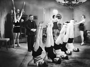 Prosperity: Weiss-Ferdl in Prosperity Crooks, 1934