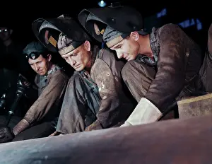 Tennessee: Welders making boilers for a ship, 1942