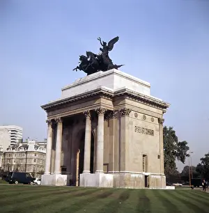 Bill Coward: WELLINGTON ARCH