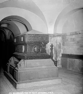 Porphyry: Wellington sarcophagus
