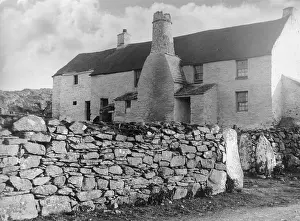 Carmarthen: WELSH FARMHOUSE