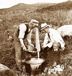 Panning: Welsh Gold Prospectors early 1900s