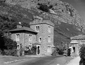Gatehouses: WELSH LODGE GATE