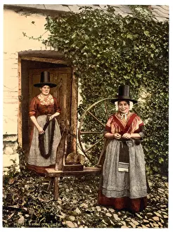 Spinners: Welsh spinners and spinning wheel, Wales
