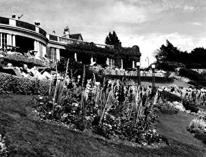 Westcliff: WESTCLIFF GARDENS