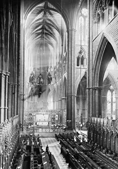Glance: The Westminster Abbey in London, 1925