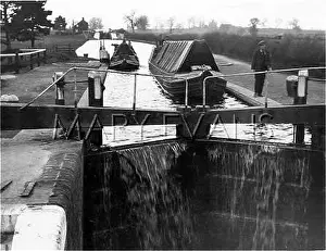 Vela: WHILTON LOCKS