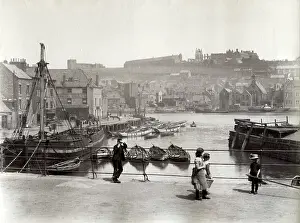 Dres: Whitby Harbour, Yorkshire