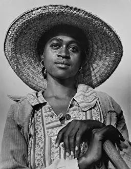 Leroy: White Plains (vicinity), Georgia. Mrs. Leroy Dunn chopping c