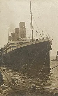 White Star Line, RMS Olympic - in dock