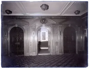 Elevators: White Star Line, RMS Olympic - elevators on D Deck
