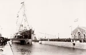 Teutonic: White Star Line RMS Teutonic launch - graving dock, Belfast