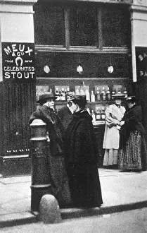 Gossiping: Whitechapel Pub
