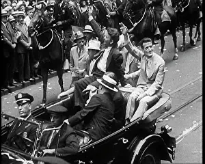 Wiley: Wiley Post Sitting in a Car with Other Men
