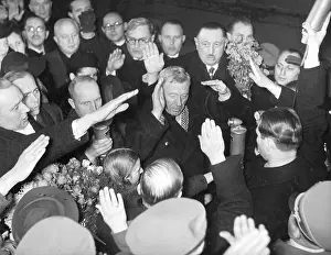 Tibet: Wilhelm Filchner returns from his expedition to Tibet, 1938