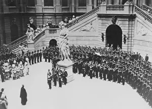 Deployed: Wilhelm II in the Zeughaus in Berlin, 1900