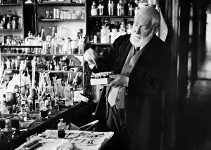 Chemicals: Wilhelm Ostwald in the laboratory