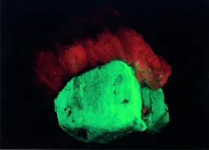 Fluorescing: Willemite
