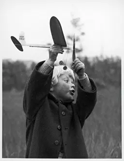 Flys: WIND-UP PLANE