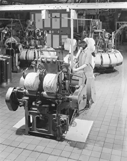Woollen: Winding thread - Patons & Baldwins