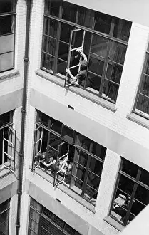Georginas: WINDOW CLEANING GIRLS