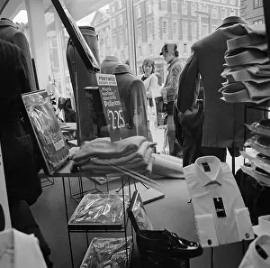 Ponting: Window Shopping, kensington